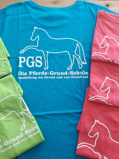 T-Shirts Die Pferde-Grund-Schule